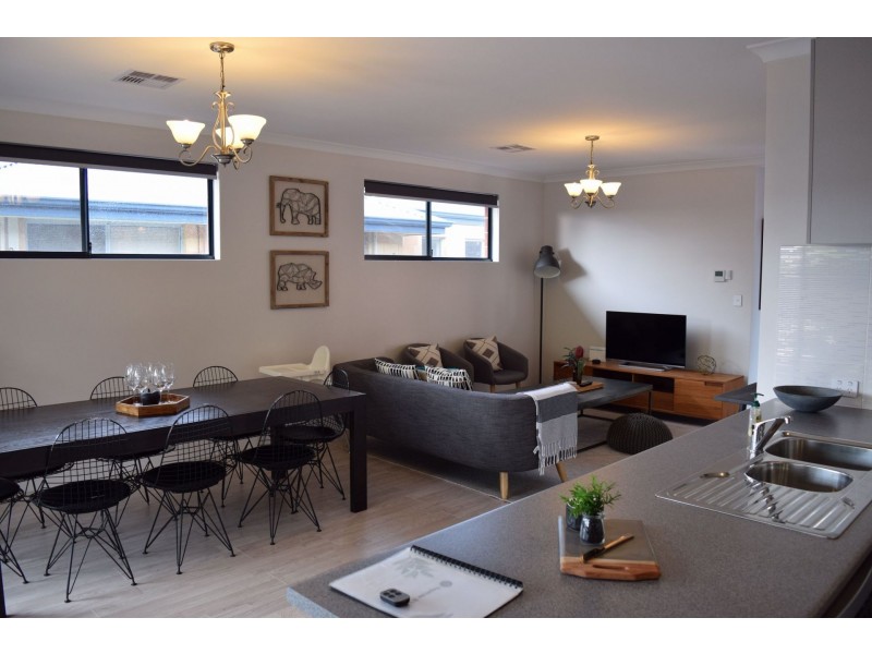 8A Wicklow Street, Thornlie WA 6108