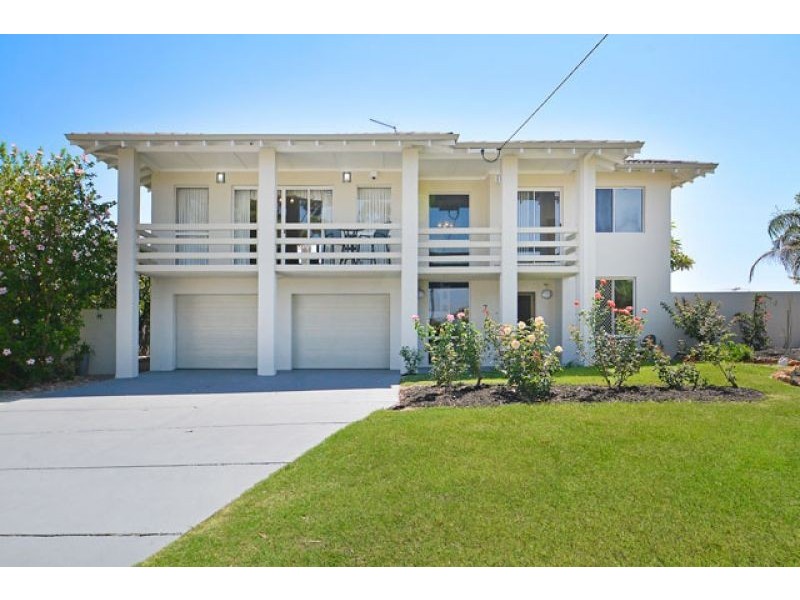 7 Suiza Place, Carine WA 6020