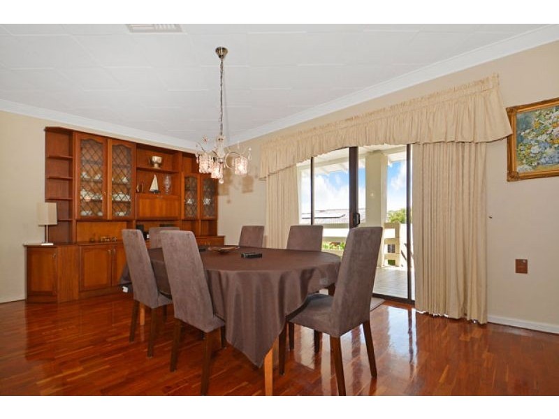 7 Suiza Place, Carine WA 6020