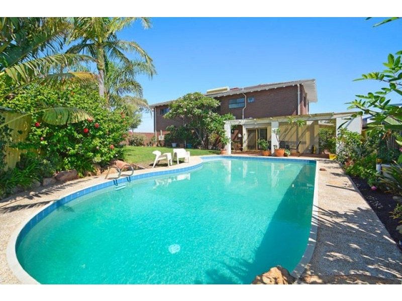 7 Suiza Place, Carine WA 6020