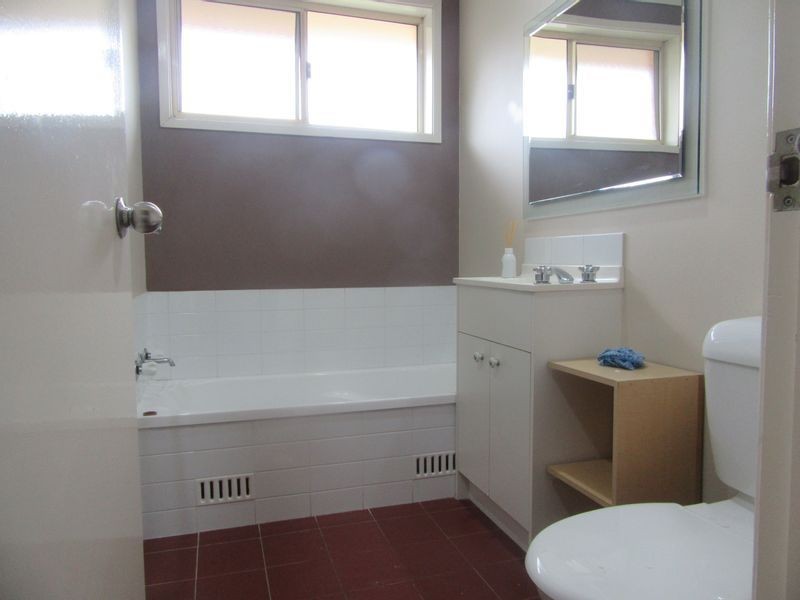 1 Camelot Close, Valentine NSW 2280