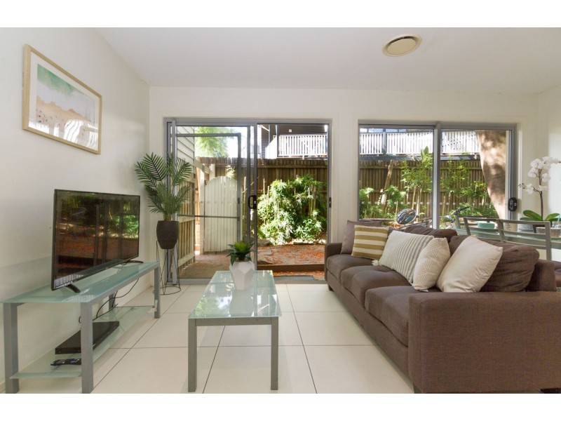 2/27-29 Herston Road, Kelvin Grove QLD 4059