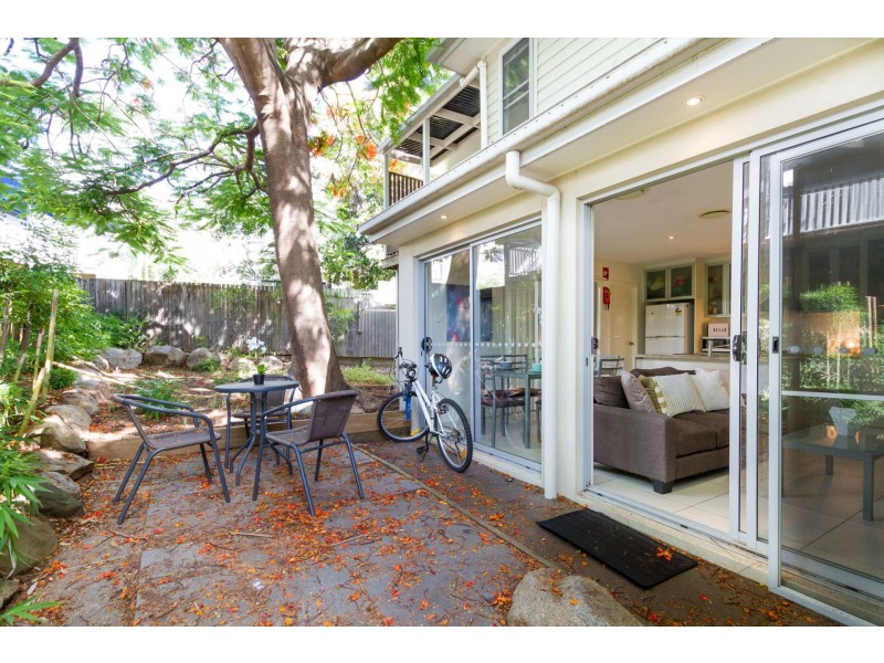 2/27-29 Herston Road, Kelvin Grove QLD 4059