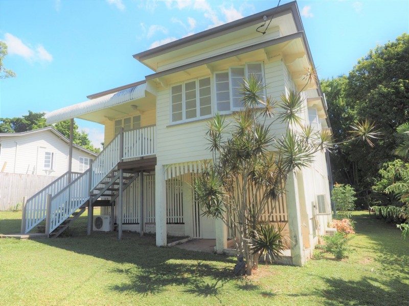 12 Tully Street, Stratford QLD 4870