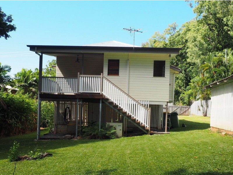 12 Tully Street, Stratford QLD 4870