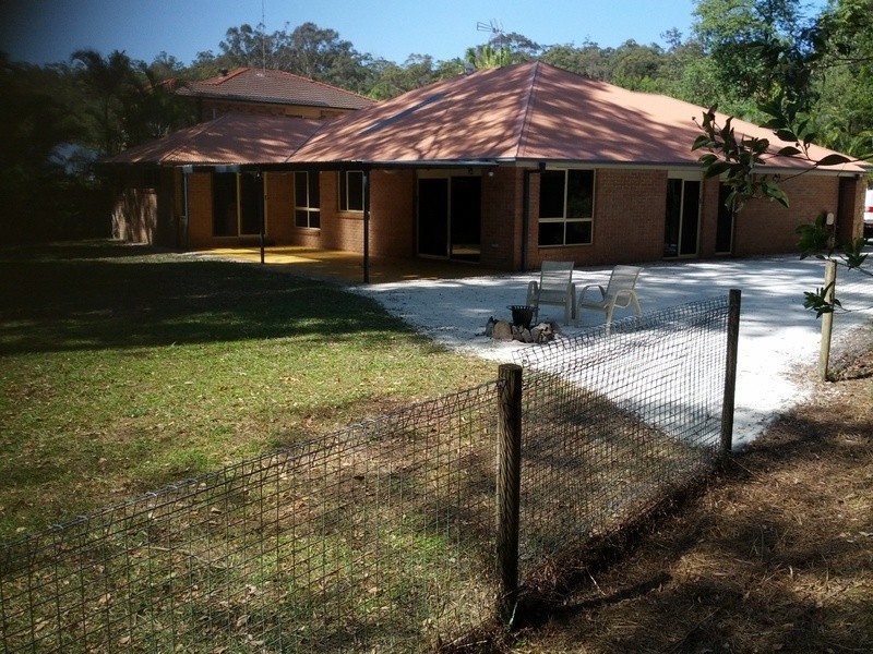 12 BREYNIA COURT, Elanora QLD 4221