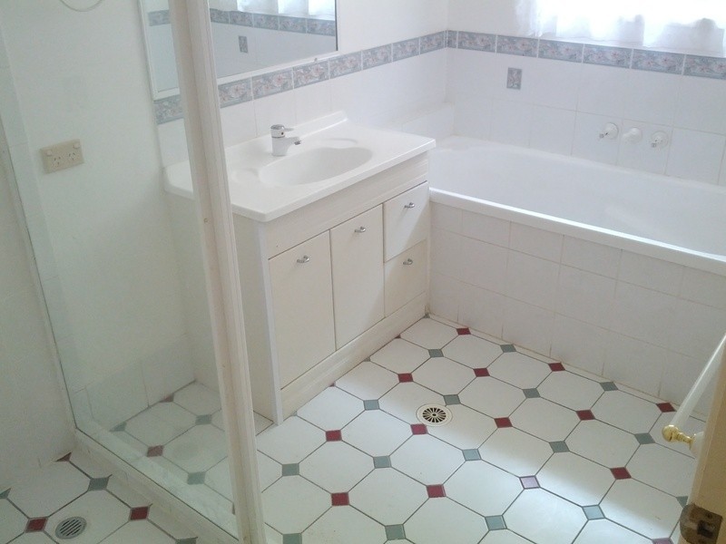 12 BREYNIA COURT, Elanora QLD 4221