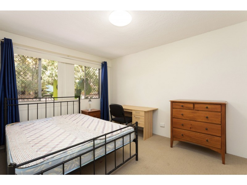 2/113 Sir Fred Schonell Drive, St Lucia QLD 4067