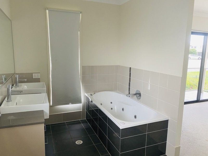 6 Duncan Avenue, Bald Hills QLD 4036