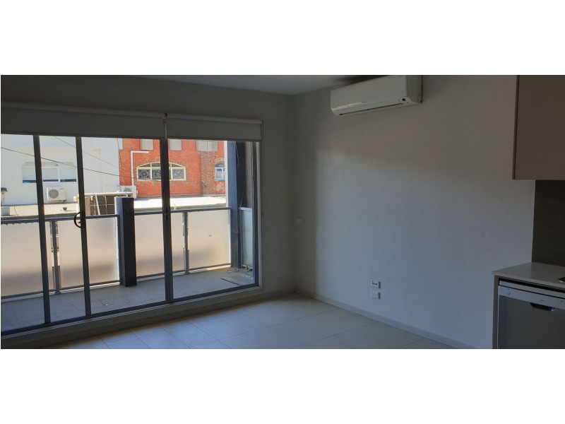1/142 McKinnon Rd, Mckinnon VIC 3204