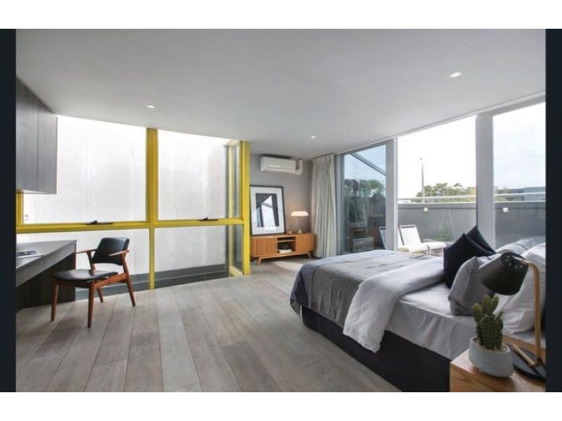 8/1-5 Martin St, St Kilda VIC 3182