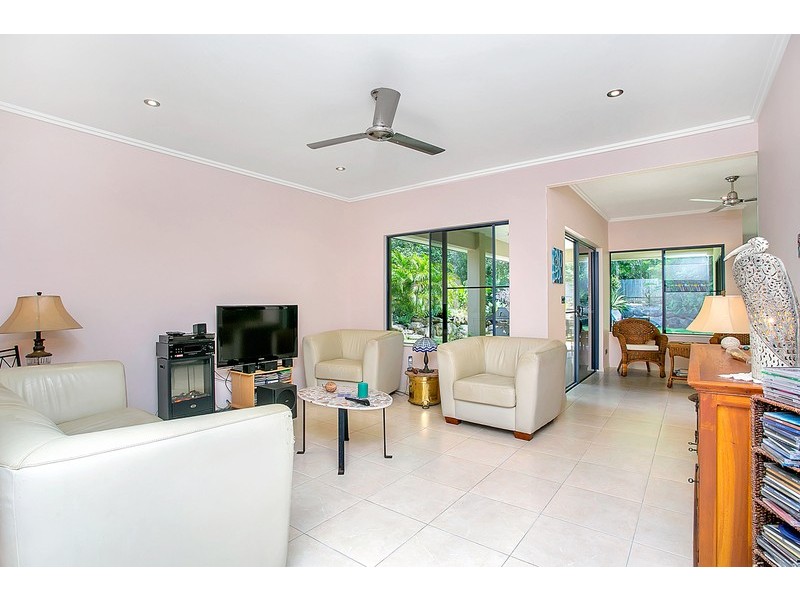 4 Weld Crescent, Trinity Beach QLD 4879