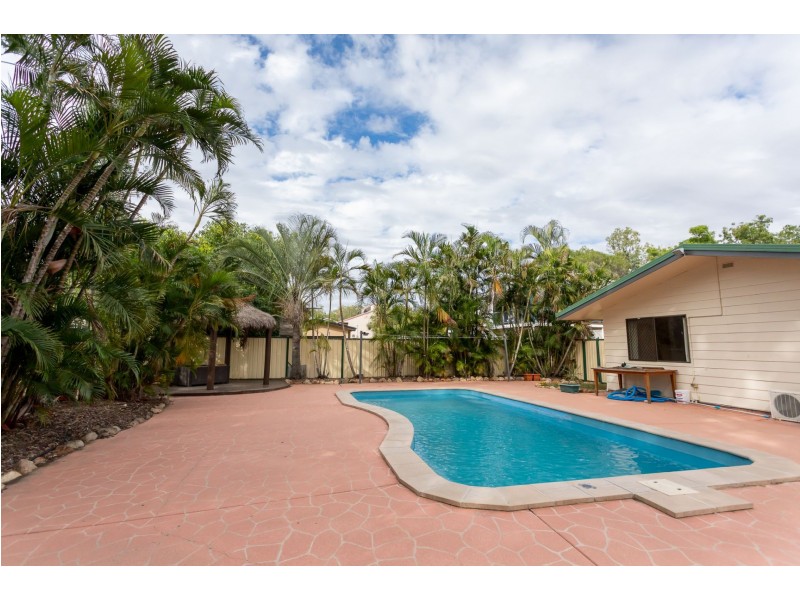 9 Suncross Place, Emerald QLD 4720