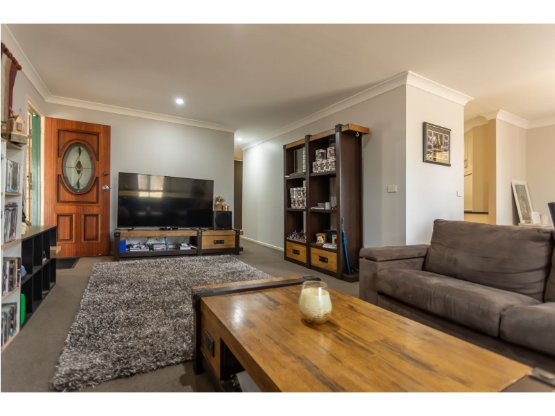 9 Suncross Place, Emerald QLD 4720