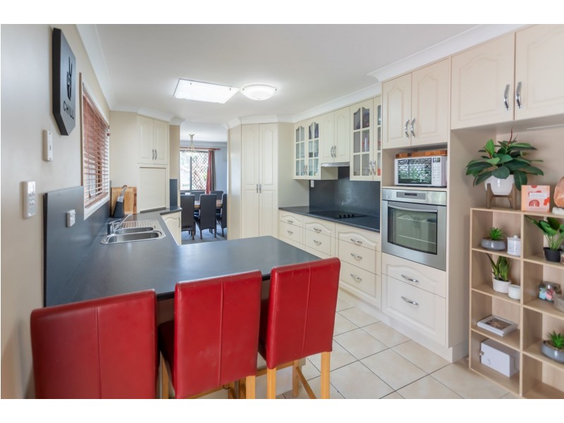 9 Suncross Place, Emerald QLD 4720