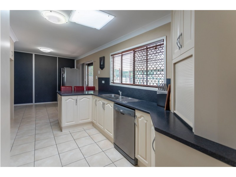 9 Suncross Place, Emerald QLD 4720