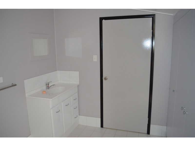 31 Kelman St, Taroom QLD 4420
