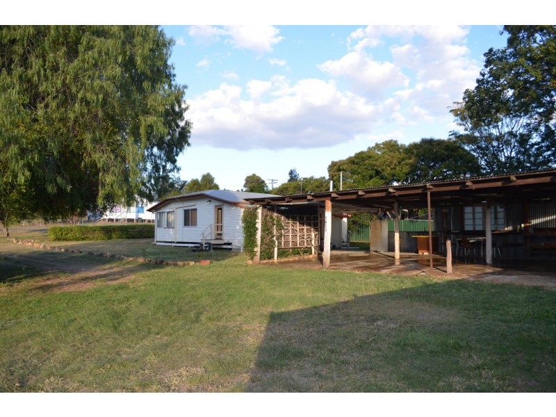 31 Kelman St, Taroom QLD 4420
