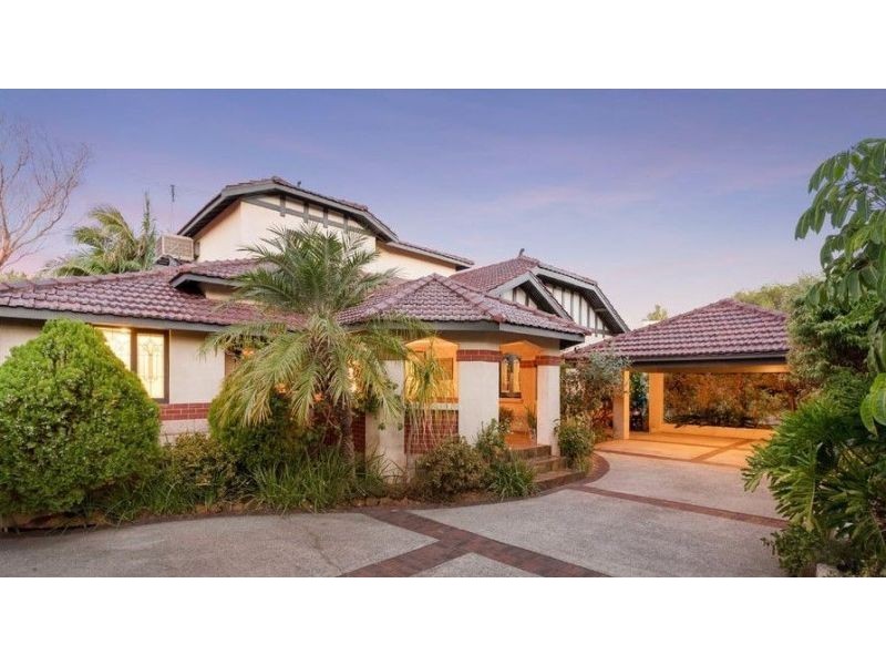 18 Kingsway, Nedlands WA 6009