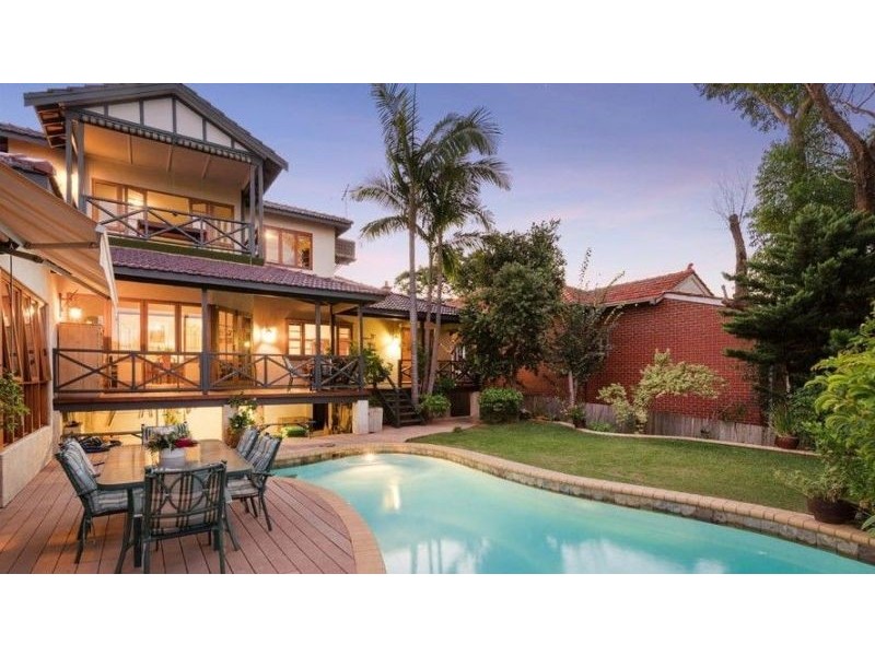 18 Kingsway, Nedlands WA 6009