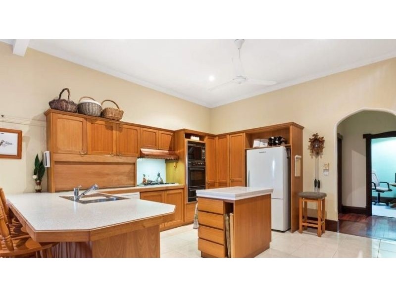 18 Kingsway, Nedlands WA 6009