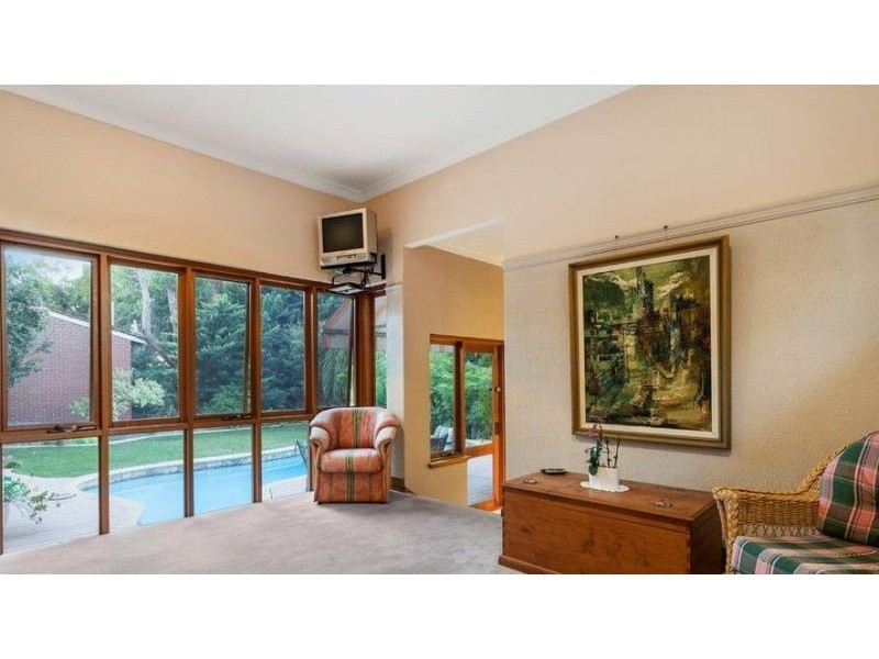 18 Kingsway, Nedlands WA 6009