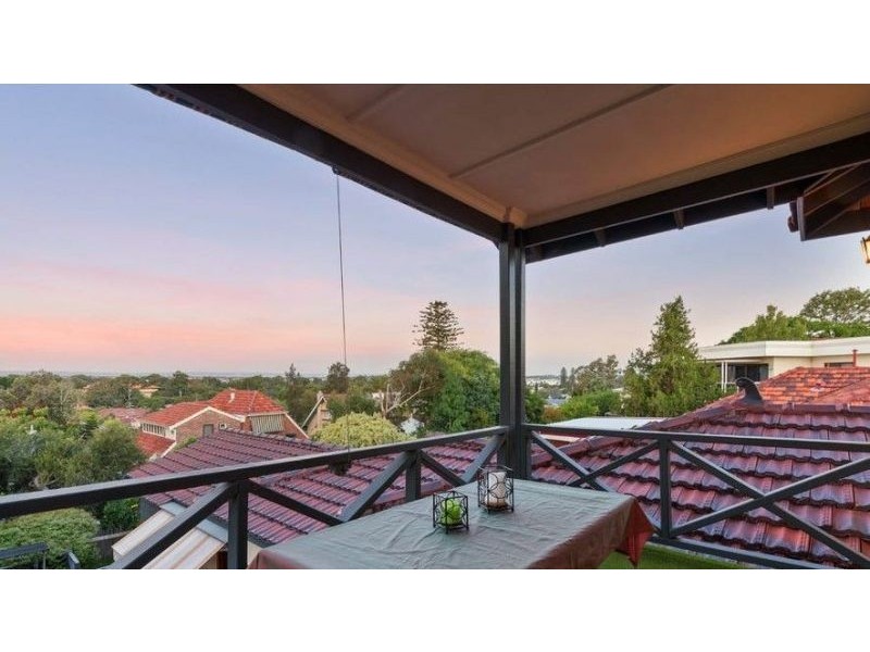 18 Kingsway, Nedlands WA 6009