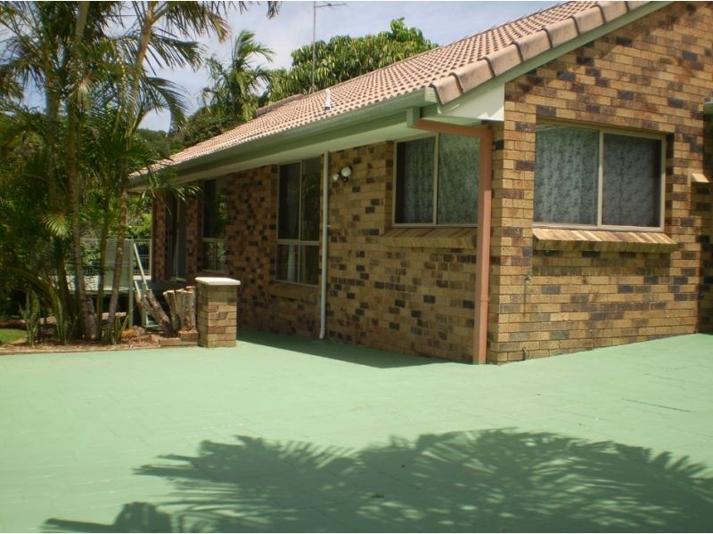 76 Ash Dr, Banora Point NSW 2486