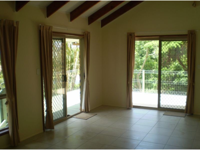 76 Ash Dr, Banora Point NSW 2486