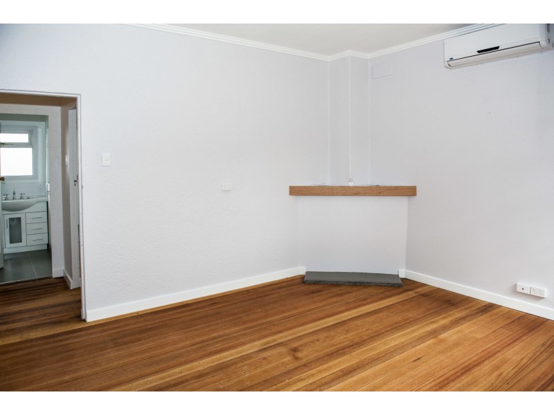16 Yarrabin Street, Brunswick West VIC 3055