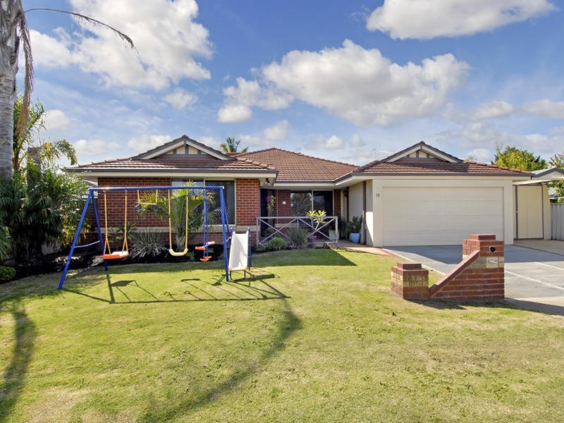 18 St Laurent Mews, Port Kennedy WA 6172