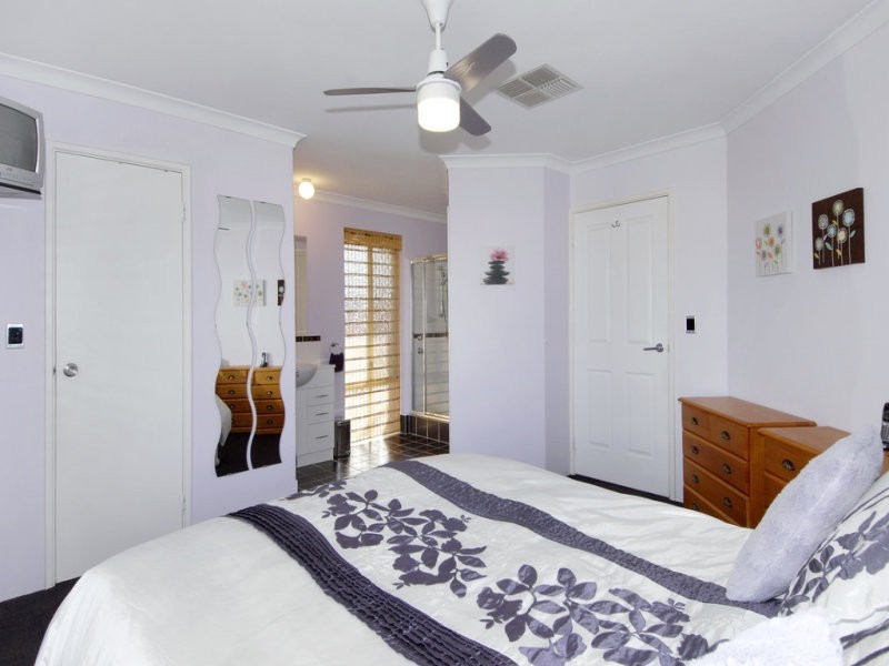 18 St Laurent Mews, Port Kennedy WA 6172