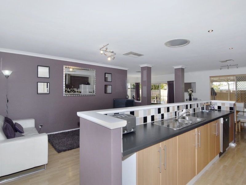 18 St Laurent Mews, Port Kennedy WA 6172