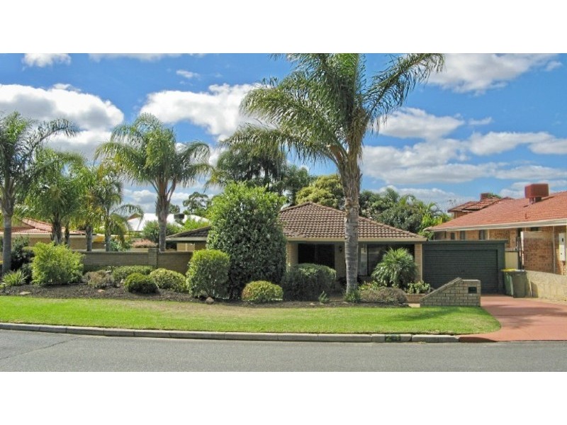 24  Calley Drive, Leeming WA 6149