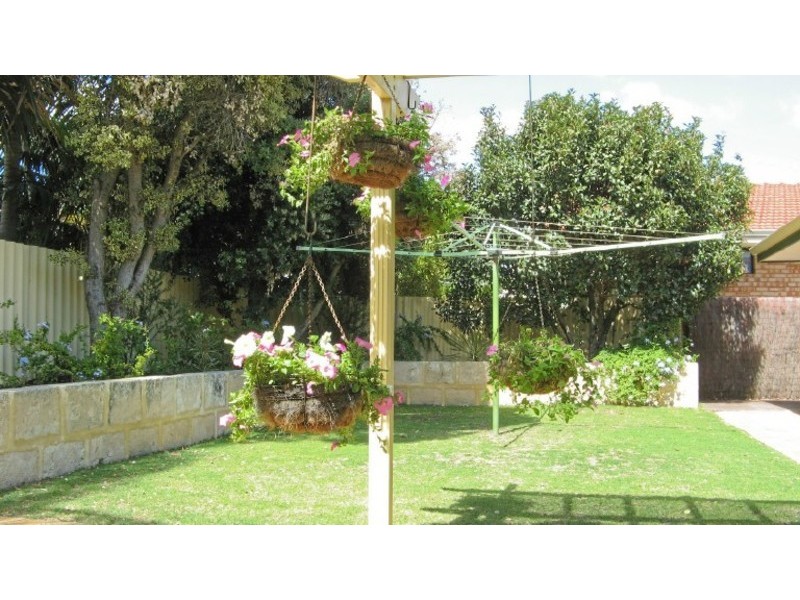 24  Calley Drive, Leeming WA 6149