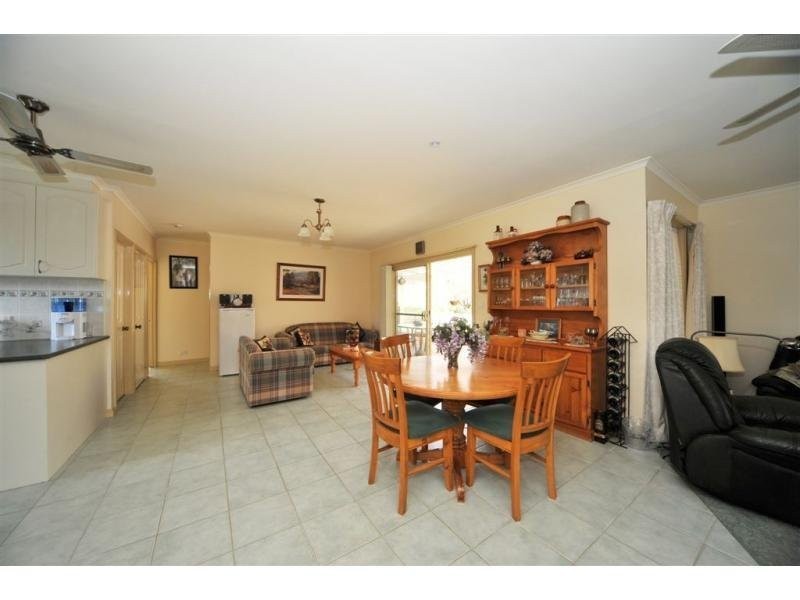 82 Caldwell Street, Heathcote VIC 3523