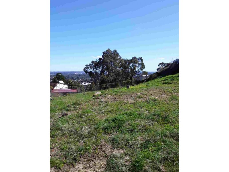 18 Looranah Street, Mount Nasura WA 6112