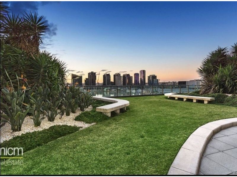 246/8 Waterside Place, Docklands VIC 3008