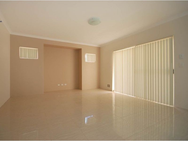 3 Girramay Rd, Banksia Grove WA 6031