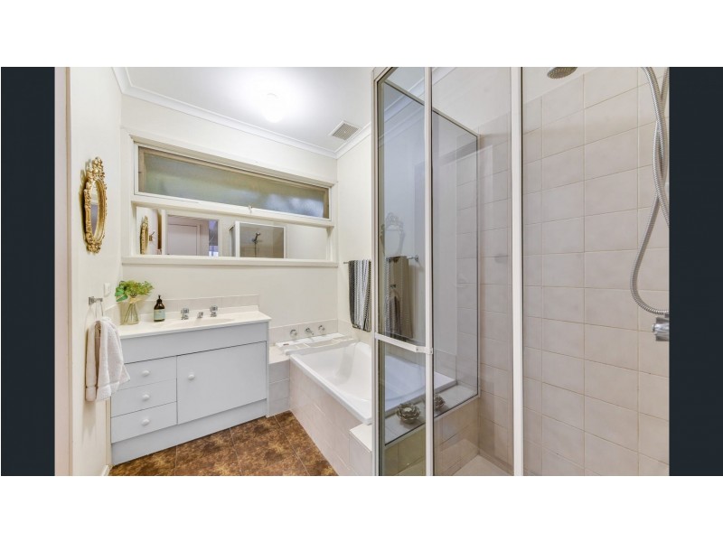 4 Robin Court, Keysborough VIC 3173