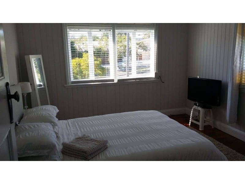 53 Frank St, Norman Park QLD 4170