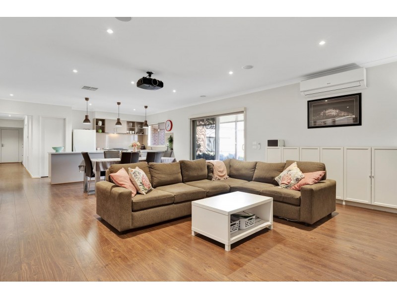 58 Dalray Crescent, Kurunjang VIC 3337