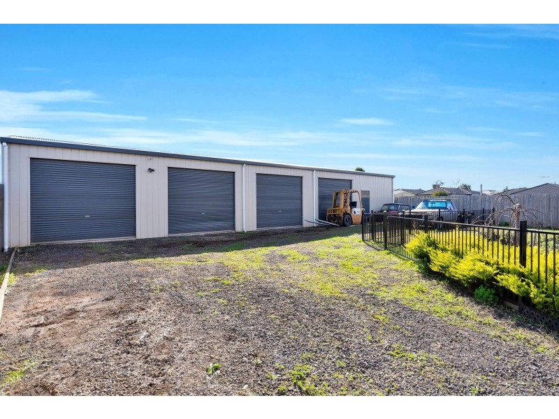 58 Dalray Crescent, Kurunjang VIC 3337