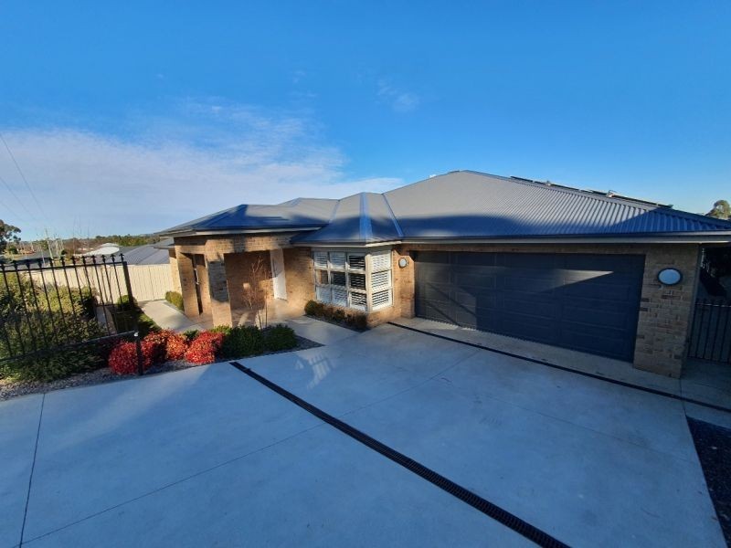 87 Kearneys Dr, Orange NSW 2800