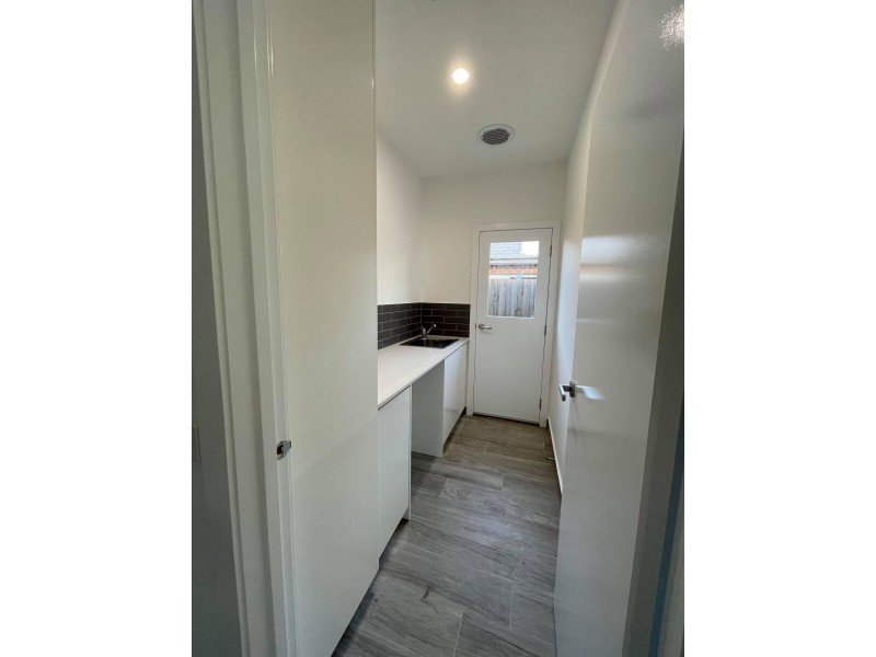 2/6 Birch Avenue, Tullamarine VIC 3043