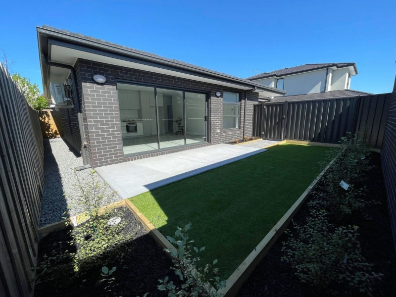 2/6 Birch Avenue, Tullamarine VIC 3043