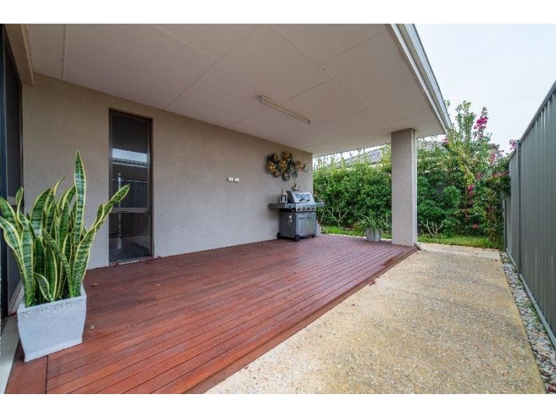 6 Ontario Grove, Success WA 6164