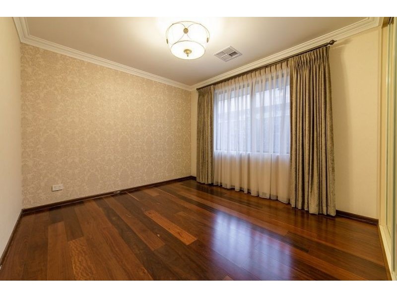 6 Ontario Grove, Success WA 6164