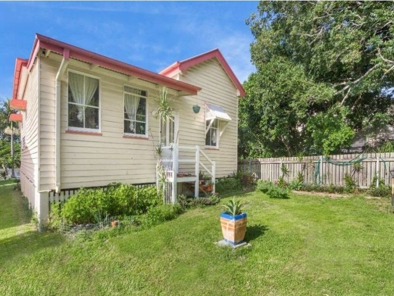 10 Ashbolt St, Wooloowin QLD 4030