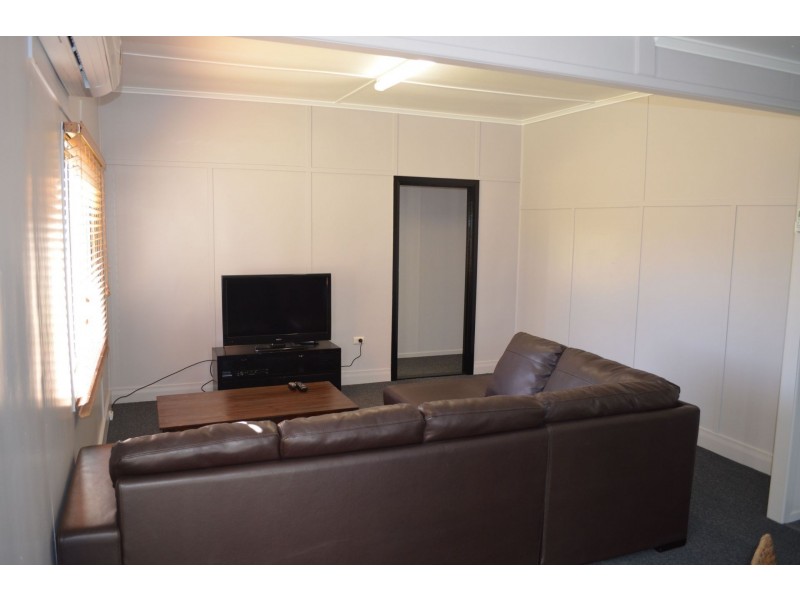 31 Kelman St, Taroom QLD 4420